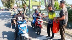 Jumat Berkah Kodim 0908/Bontang, Tebar Senyum dan Kepedulian di Tengah Masyarakat Jumat Berkah Kodim 0908/Bontang, Tebar Senyum dan Kepedulian di Tengah Masyarakat