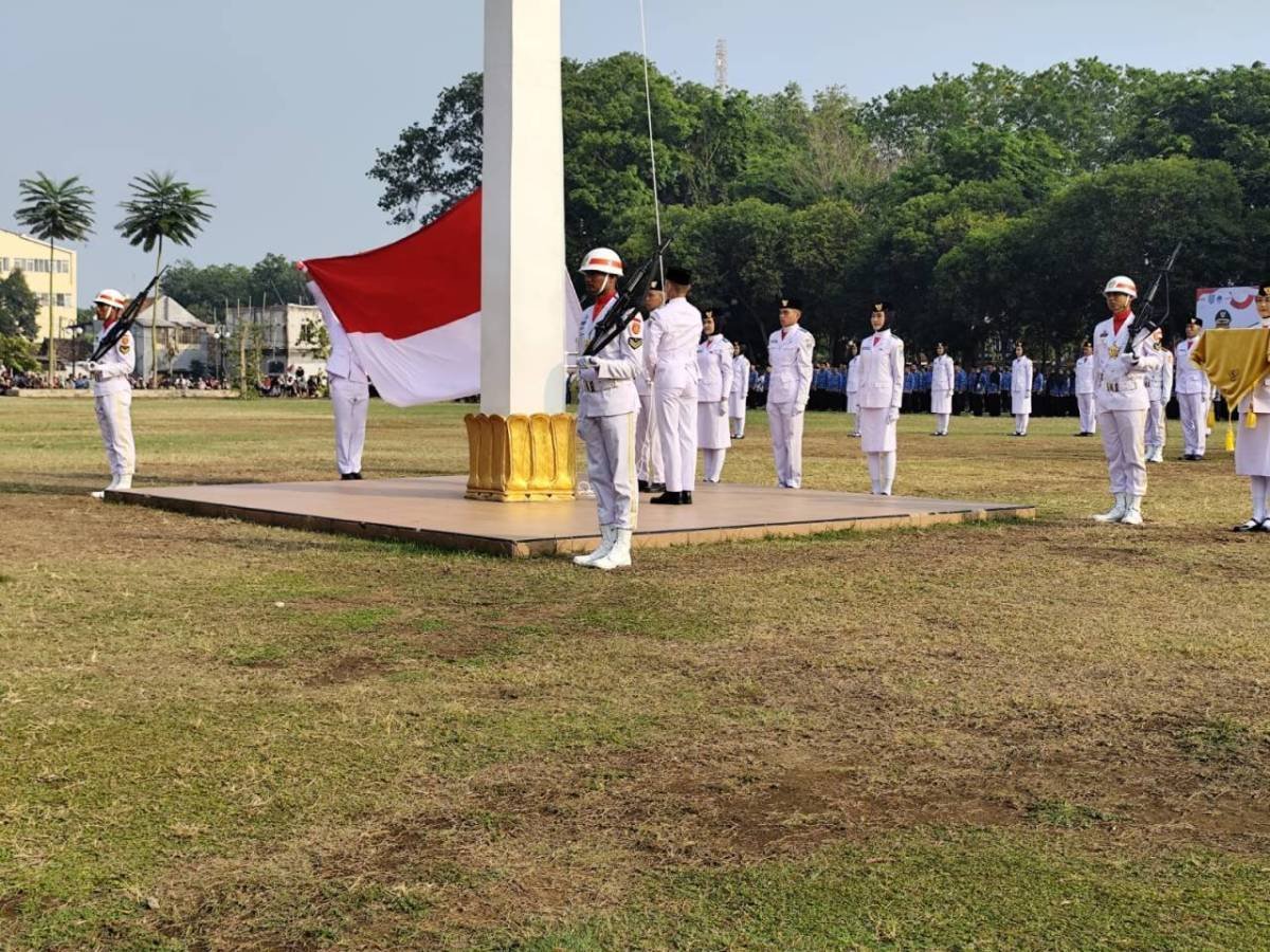 Bersama Sejumlah Pihak, Kasdim 0820/Probolinggo Hadiri Upacara HUT Ke-81 Kemerdekaan RI Di Alun – Alun Kota Probolinggo Bersama Sejumlah Pihak, Kasdim 0820/Probolinggo Hadiri Upacara HUT Ke-81 Kemerdekaan RI Di Alun – Alun Kota Probolinggo