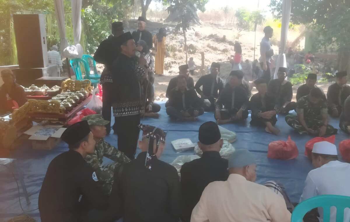 Berbalut Seni Langen Tayub, Danramil Dander Bojonegoro Hadiri Sedekah Bumi di Taman Tirtawana