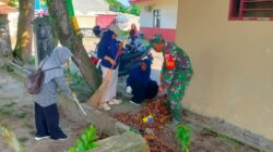Babinsa dan Kelurahan Penajam Bersinergi Bersihkan Lingkungan Lewat Gotong Royong
