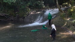 Jembatan Wisata Rampung, Persit Nikmati Keindahan Air Terjun Kampung Sesor Jembatan Wisata Rampung, Persit Nikmati Keindahan Air Terjun Kampung Sesor