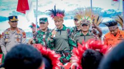 Sang Merah Putih Terbesar di Indonesia Berkibar di Puncak Gunung Cycloop, Koops TNI Habema : Gegap Gempita Damai Persatuan dari Tanah Cenderawasih Sang Merah Putih Terbesar di Indonesia Berkibar di Puncak Gunung Cycloop, Koops TNI Habema : Gegap Gempita Damai Persatuan dari Tanah Cenderawasih