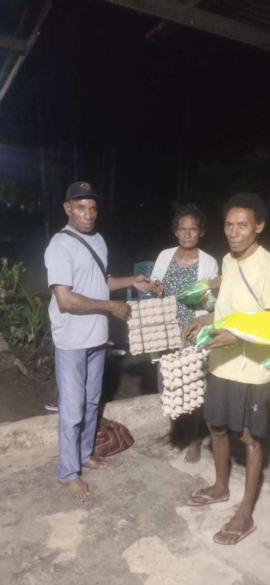 Peringati HUT ke-81 RI, Kepala Suku Kampung Suskun Keerom Gelar Lomba dan Bagikan Sembako untuk Pompa Semangat Nasionalisme Peringati HUT ke-81 RI, Kepala Suku Kampung Suskun Keerom Gelar Lomba dan Bagikan Sembako untuk Pompa Semangat Nasionalisme