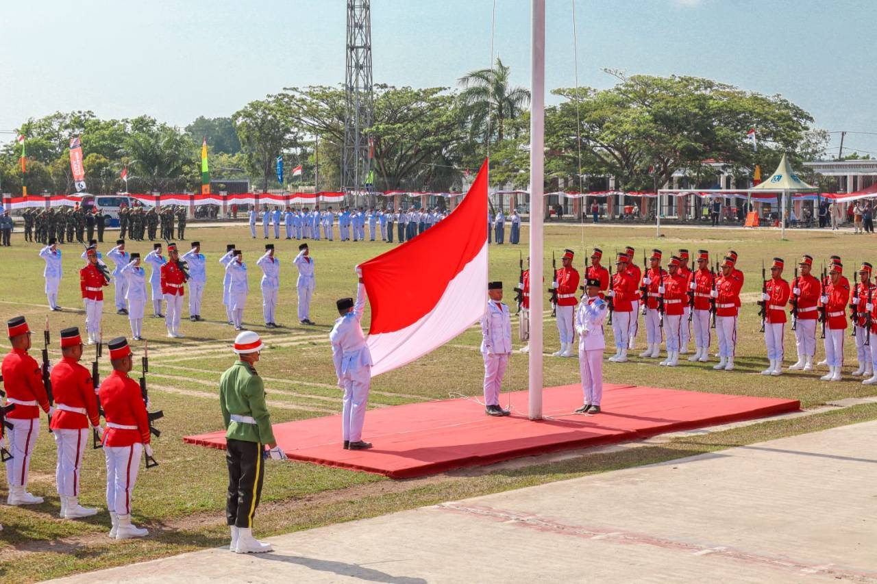 Dandim 0908/Bontang Hadiri Upacara Peringatan Detik-Detik Proklamasi HUT Ke-81 Kemerdekaan RI Dandim 0908/Bontang Hadiri Upacara Peringatan Detik-Detik Proklamasi HUT Ke-81 Kemerdekaan RI