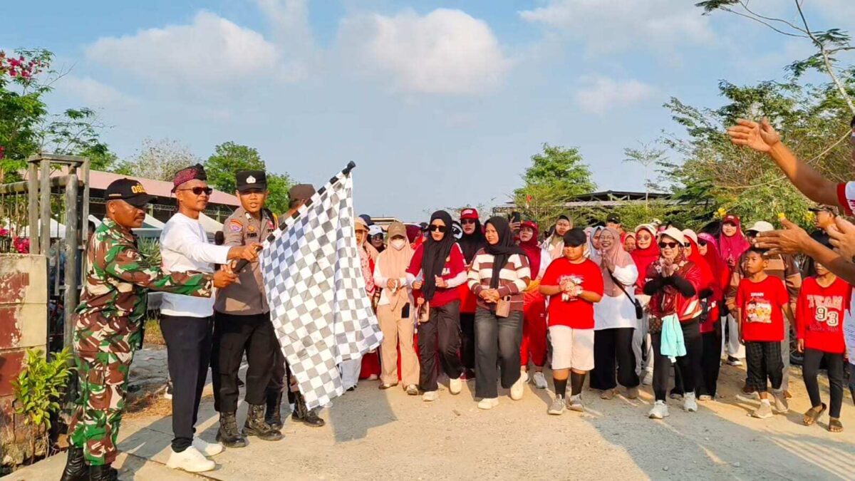 Sehat Bersama Babinsa, Anggota Koramil 04/Sepaku Amankan Jalan Santai Sehat Bersama Babinsa, Anggota Koramil 04/Sepaku Amankan Jalan Santai