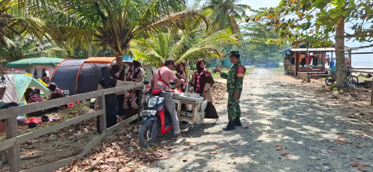 Monitoring Wilayah, Babinsa Tanjung Tengah Pantau Kegiatan Pramuka SMPIT Di Wilayah Binaan