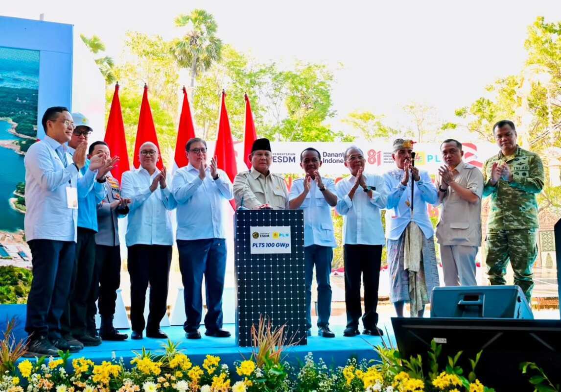 Wapang TNI Hadiri Peresmian PLTS 100 GWp Tahap Pertama Oleh Presiden RI Wapang TNI Hadiri Peresmian PLTS 100 GWp Tahap Pertama Oleh Presiden RI