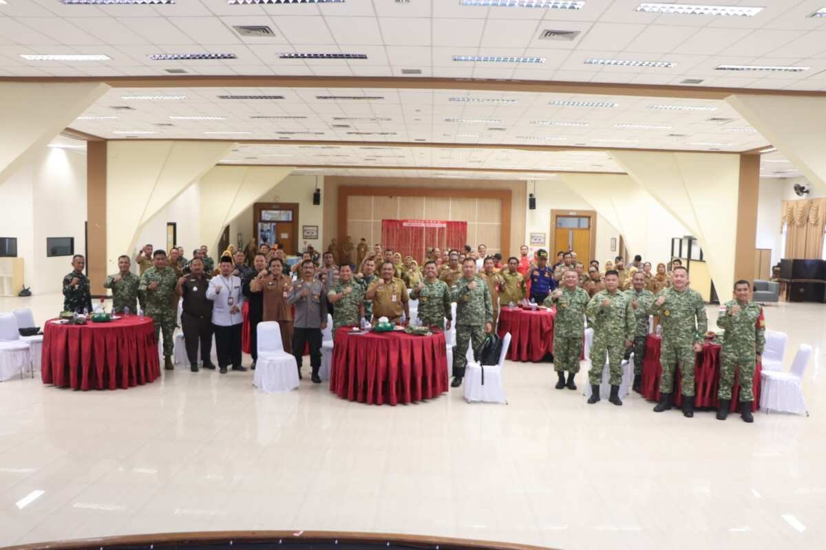 Sesko TNI Gelar Penyuluhan Pencegahan dan Penanggulangan Kebakaran Hutan dan Lahan di Kota Bontang Sesko TNI Gelar Penyuluhan Pencegahan dan Penanggulangan Kebakaran Hutan dan Lahan di Kota Bontang