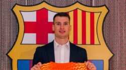 Dominik Livakovic Resmi Bergabung dengan Barcelona