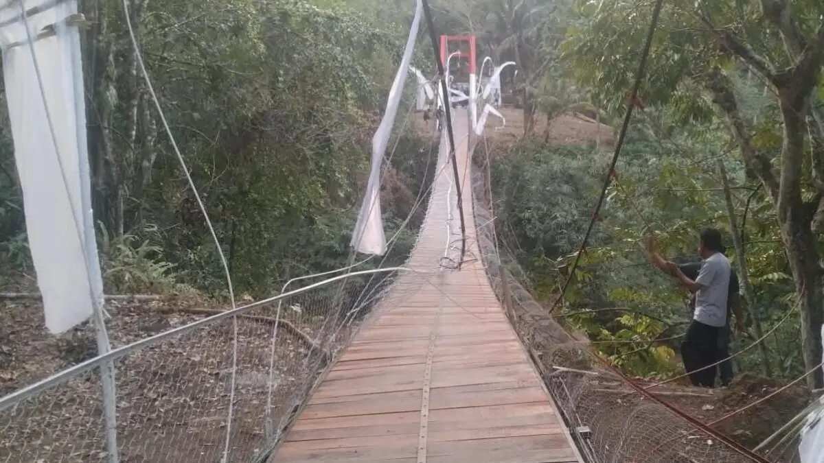 Insiden Peresmian Jembatan Pongpet di Pangandaran Insiden Peresmian Jembatan Pongpet di Pangandaran