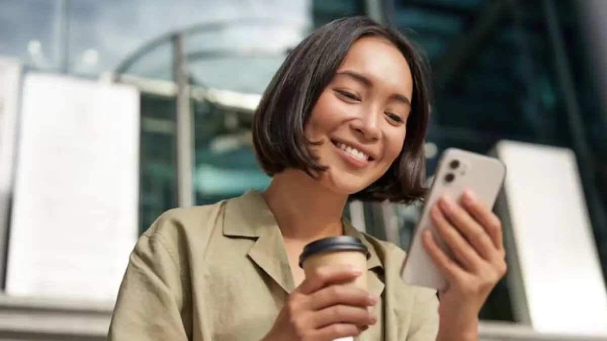 Delapan Frasa yang Sering Dihadirkan oleh Orang-Orang Cueks Delapan Frasa yang Sering Dihadirkan oleh Orang-Orang Cueks
