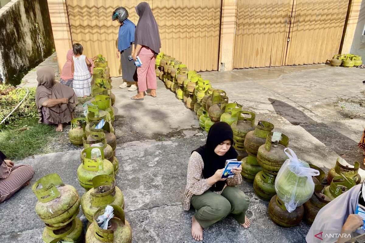 Memperkuat Basis Data untuk Subsidi LPG 3 KG di Indonesia Memperkuat Basis Data untuk Subsidi LPG 3 KG di Indonesia