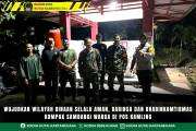 Wujudkan Wilayah Binaan Selalu Aman, Babinsa Dan Bhabinkamtibmas Kompak Sambangi Warga Di Pos Kamling