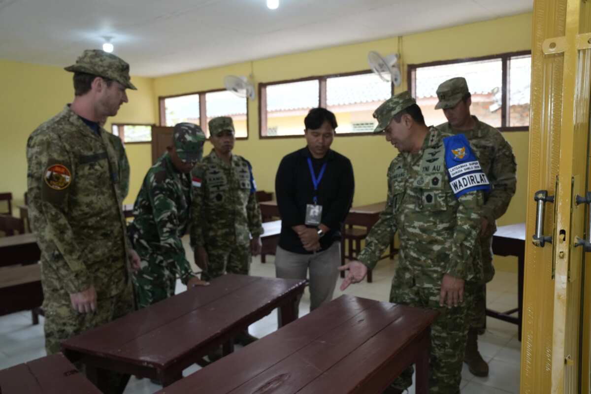 Encap SGS 2026 Buktikan Komitmen Tni Bersama Negara Bangun Fasilitas Pendidikan Untuk Masyarakat Di Martapura Encap SGS 2026 Buktikan Komitmen Tni Bersama Negara Bangun Fasilitas Pendidikan Untuk Masyarakat Di Martapura