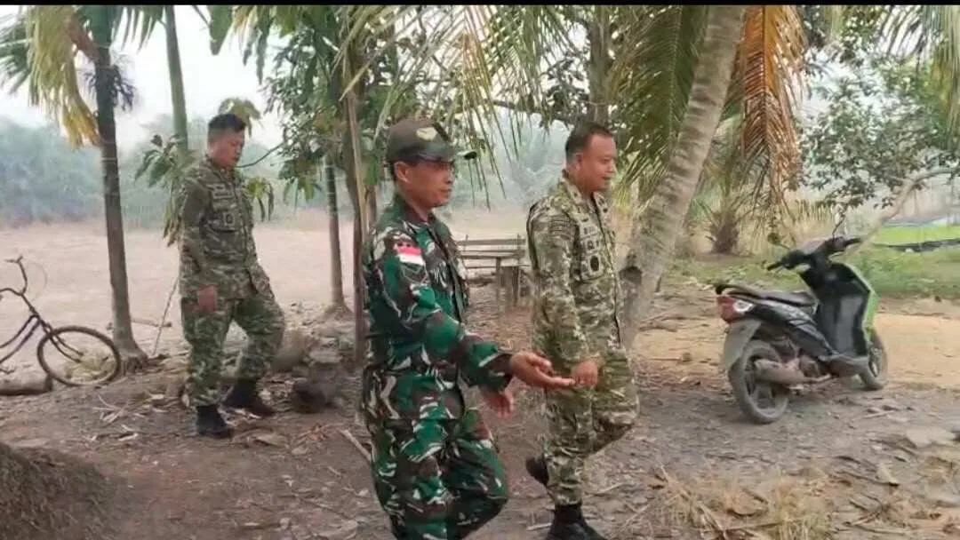 Tingkatkan Kesadaran Bahaya Karhutla, TNI Kembali Laksanakan Penyuluhan Pencegahan Karhutla di Kabupaten Sambas