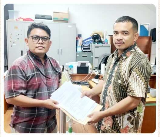 Info Kasus Baru Dari BRANN Serah Terima Dokumen Tanah Jln Cendrawasih Cengkareng Dengan JEFRY, S.H Perwakilan Keuskupan Agung Jakarta Info Kasus Baru Dari BRANN Serah Terima Dokumen Tanah Jln Cendrawasih Cengkareng Dengan JEFRY, S.H Perwakilan Keuskupan Agung Jakarta