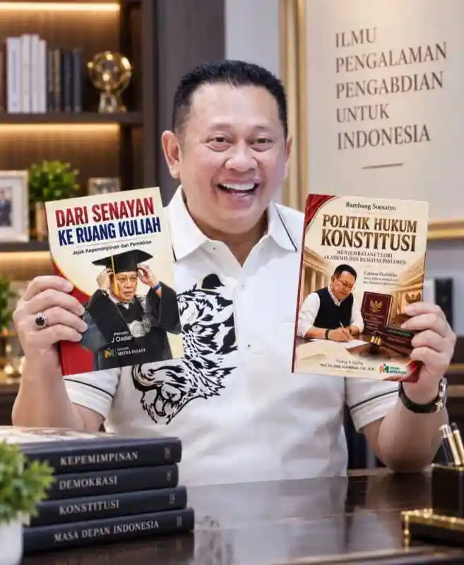 Bamsoet Kembali Luncurkan Buku Terbaru ke-38 “Politik Hukum Konstitusi” dan Buku J. Osdar “Dari Senayan ke Ruang Kuliah”