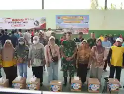 Sambut HUT ke-81 TNI, Kodim Bojonegoro Gelar Baksos Kesehatan dan Bagi Sembako untuk Warga