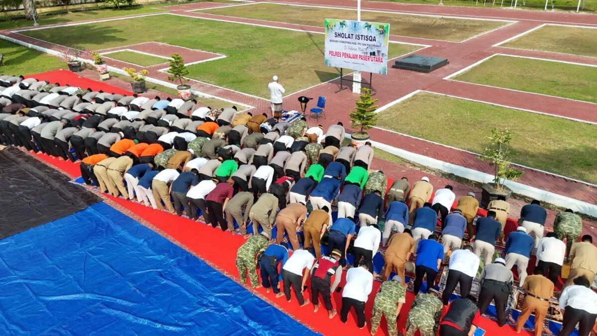 Bentuk Iktiar, Kodim 0913/PPU Bersama Forkopimda dan Masyarakat Gelar Sholat Istisqa Bentuk Iktiar, Kodim 0913/PPU Bersama Forkopimda dan Masyarakat Gelar Sholat Istisqa