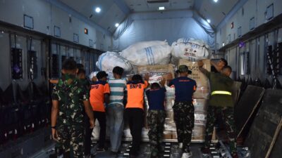 Hari Kedua Puluh Penanganan Gempa NTT, TNI Kirim 1.080,013 Ton Bantuan Hari Kedua Puluh Penanganan Gempa NTT, TNI Kirim 1.080,013 Ton Bantuan