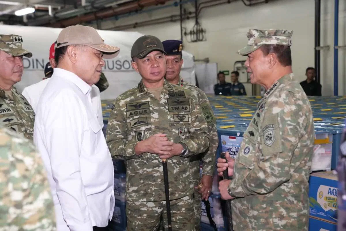 Panglima TNI Bersama Menko Polkam Lepas Satgas Terpadu Port Visit 2026