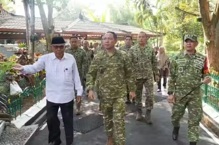 Panglima TNI Ziarah ke Makam Presiden RI Ke-2 dan Panglima Besar Jenderal Soedirman
