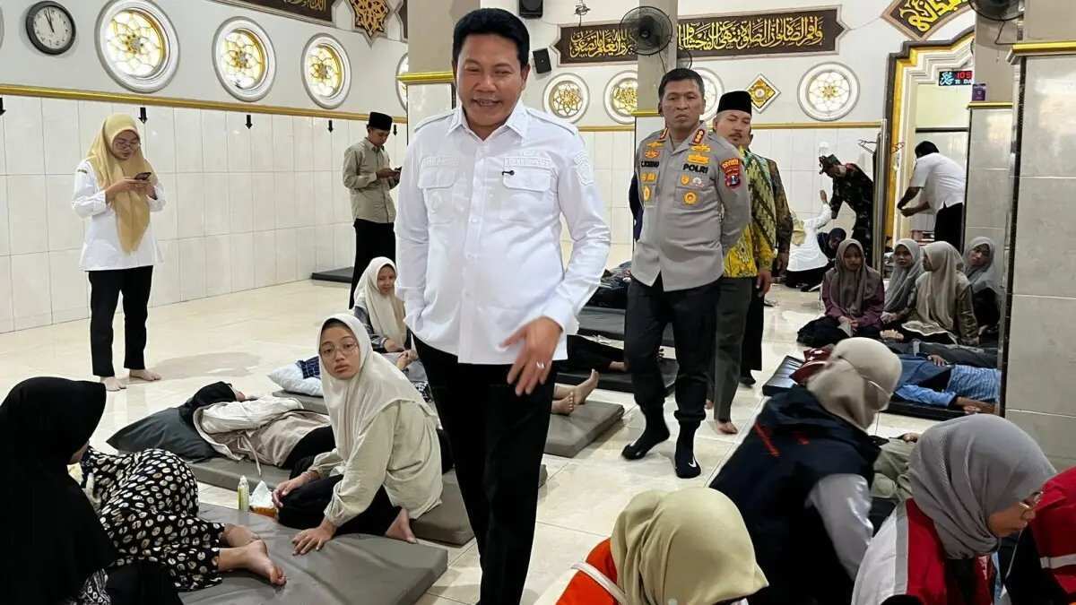 Permohonan Maaf Kepala BGN Terkait Kasus Keracunan di Sidoarjo Krisis Keracunan Makanan Bergizi Gratis di Indonesia