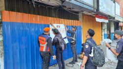 Penertiban Aset Ruko Ilegal di Surabaya oleh PT KAI Penertiban Aset Ruko Ilegal di Surabaya oleh PT KAI