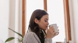 Menikmati Secangkir Kopi Pagi untuk Kehidupan yang Lebih Bahagia Menikmati Secangkir Kopi Pagi untuk Kehidupan yang Lebih Bahagia
