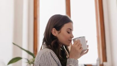 Menikmati Secangkir Kopi Pagi untuk Kehidupan yang Lebih Bahagia Menikmati Secangkir Kopi Pagi untuk Kehidupan yang Lebih Bahagia