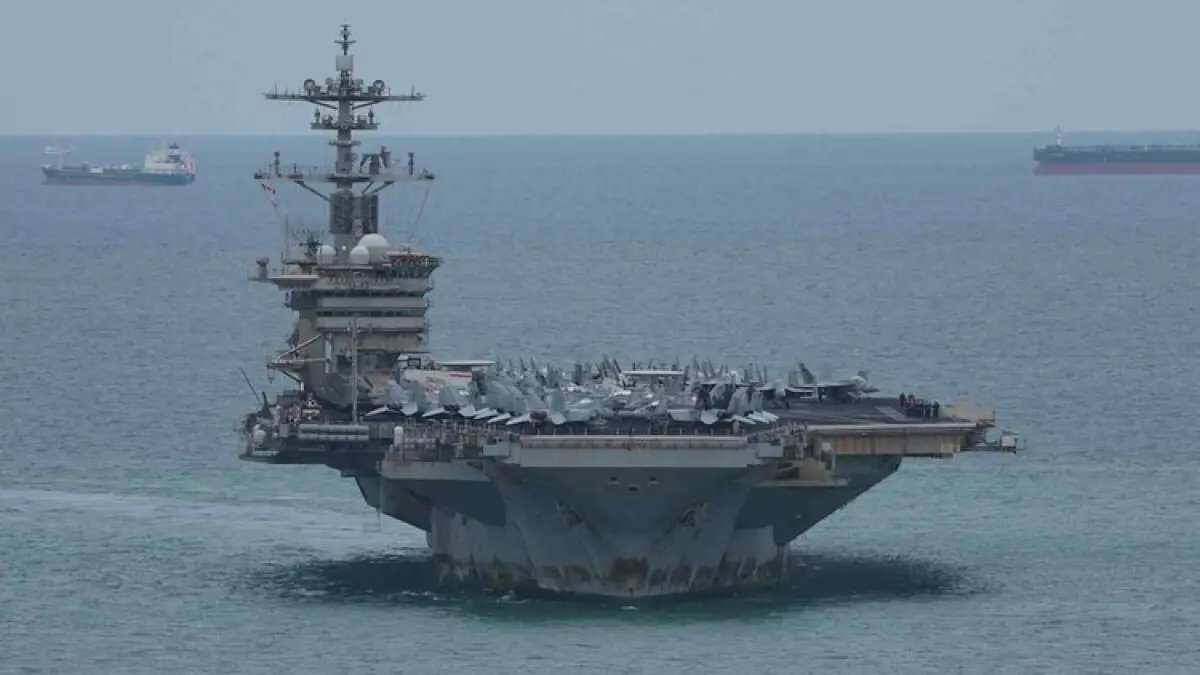 Kapal Induk USS Abraham Lincoln Berlabuh di Thailand Kapal Induk USS Abraham Lincoln Berlabuh di Thailand
