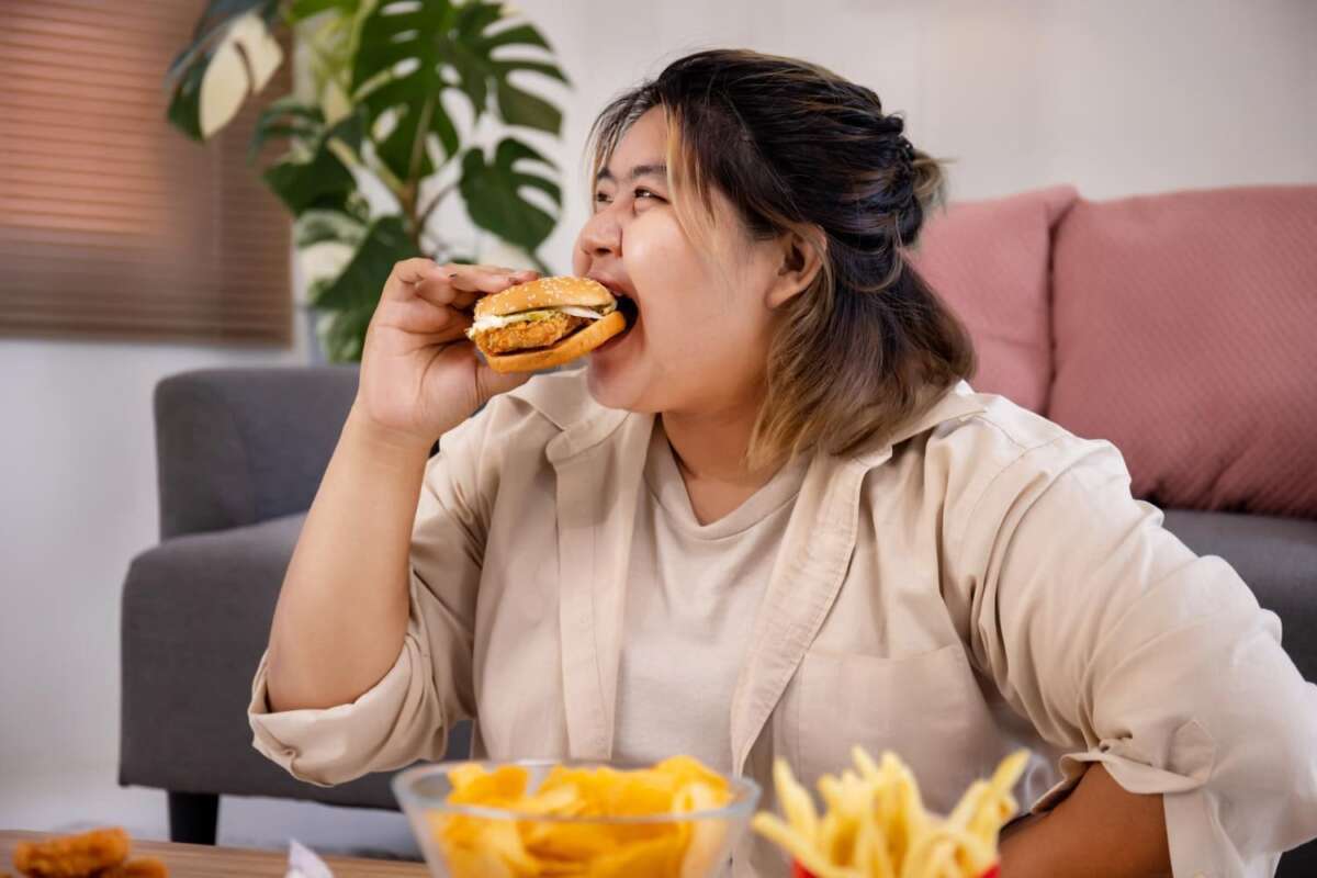 10 Kebiasaan Makan Kurang Sehat untuk Jantung yang Harus Dihindari