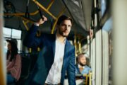 Karakter Pembagi Kursi di Transportasi Umum