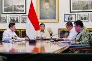 Strategi Mitigasi Bencana Melalui Kapal Induk dan Helikopter