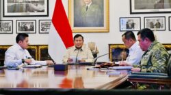Strategi Mitigasi Bencana Melalui Kapal Induk dan Helikopter