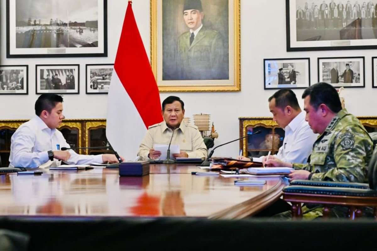 Strategi Mitigasi Bencana Melalui Kapal Induk dan Helikopter