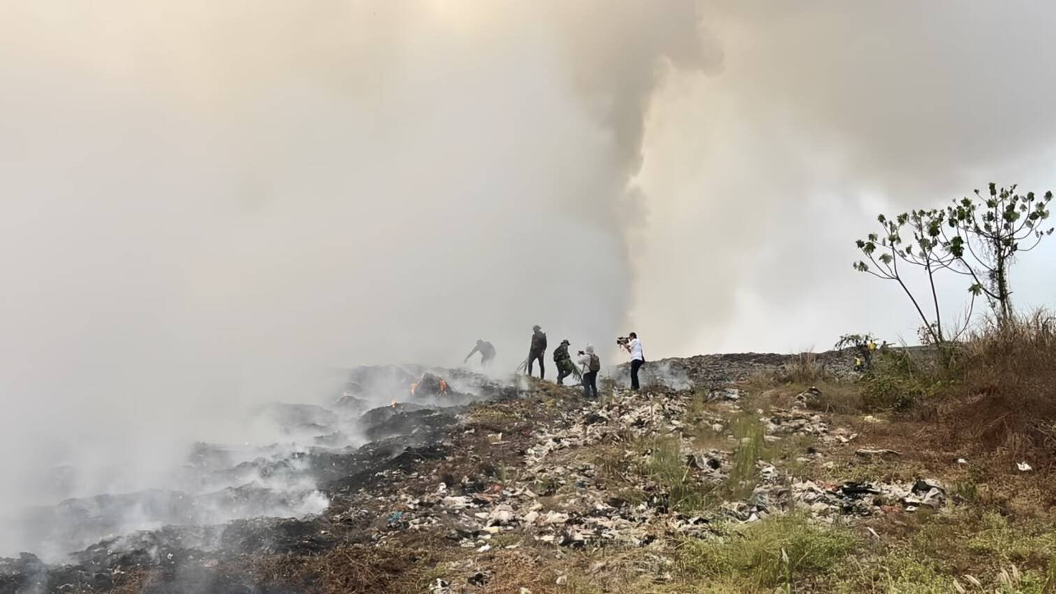 Kebakaran Meluas di Sekitar TPA Galuga Bogor