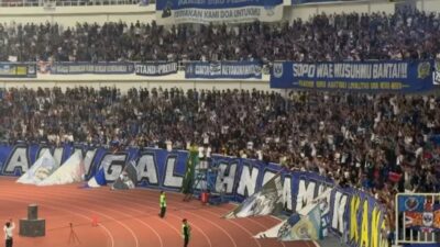 Kemenangan Perdana PSIS: Suporter Bersorak di Stadion Jatidiri