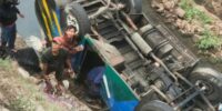 Tragedi Kecelakaan di Depok: Rombongan Besan Terjatuh ke Kali Cikumpa