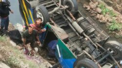Kecelakaan Minibus Rombongan Keluarga di Kali Cikumpa, Depok