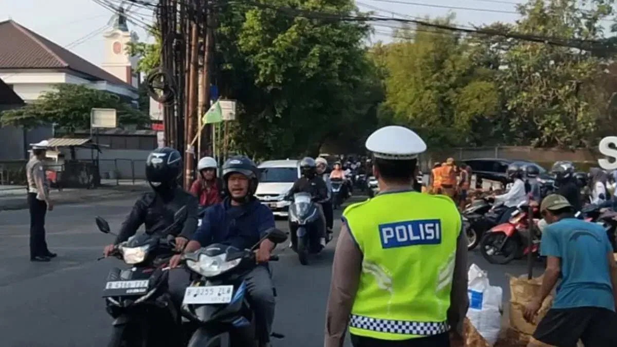 Kemacetan Parah di Jalan Raya Cinere akibat Proyek Galian PDAM