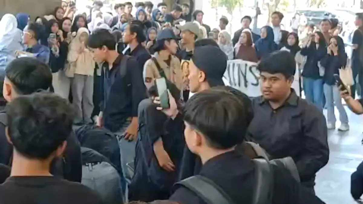 Demonstrasi Mahasiswa UINSA: Penolakan Terhadap Pelantikan Rektor Baru
