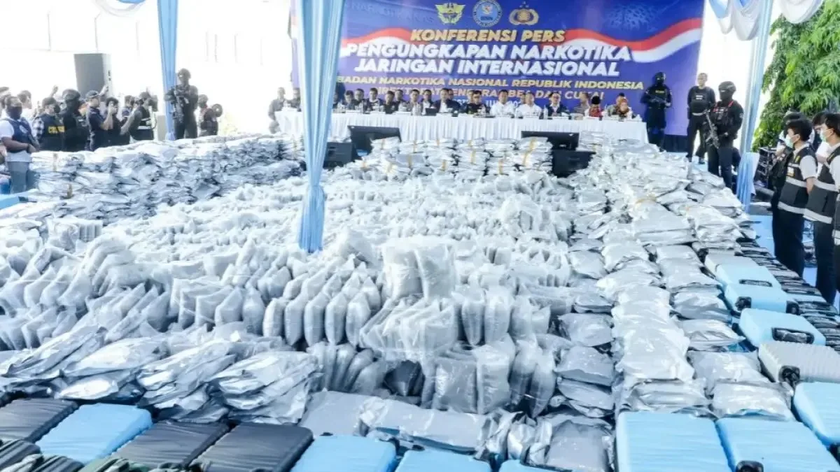 Dua Pria Ditangkap Setelah Menyembunyikan 62,5 Kg Ganja di Petamburan