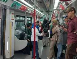 Antusiasme Warga Menyambut Hari Terakhir Tarif Promo LRT Jakarta