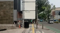 Penertiban Reklame yang Menghalangi Pejalan Kaki di Senopati