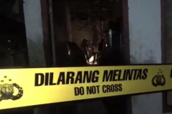 Kebakaran Dapur Karyawan Mal Jambi: Enam Korban Luka Bakar Dilarikan ke Rumah Sakit
