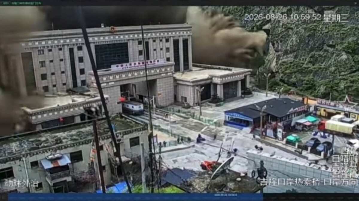 Banjir Bandang di Tibet-Nepal: Tim SAR Berjuang Mencari Korban Terjebak