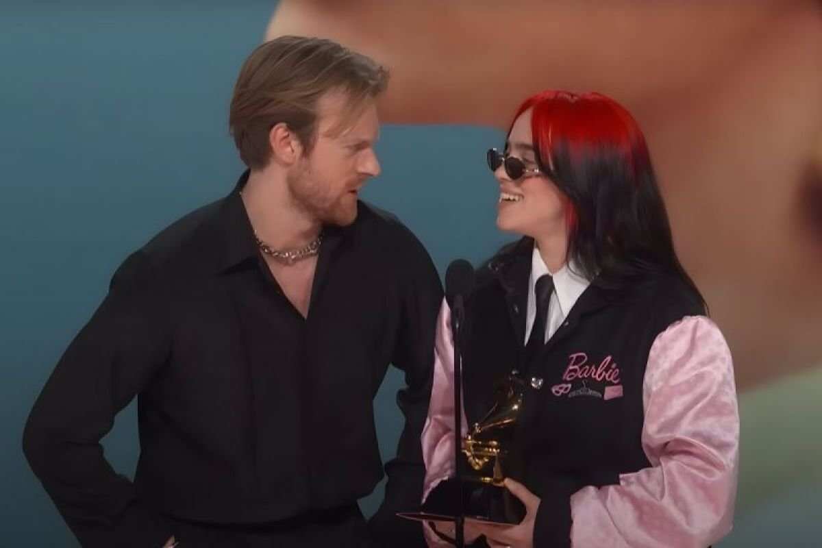 Finneas O’Connell Resmi Menikahi Claudia Sulewski
