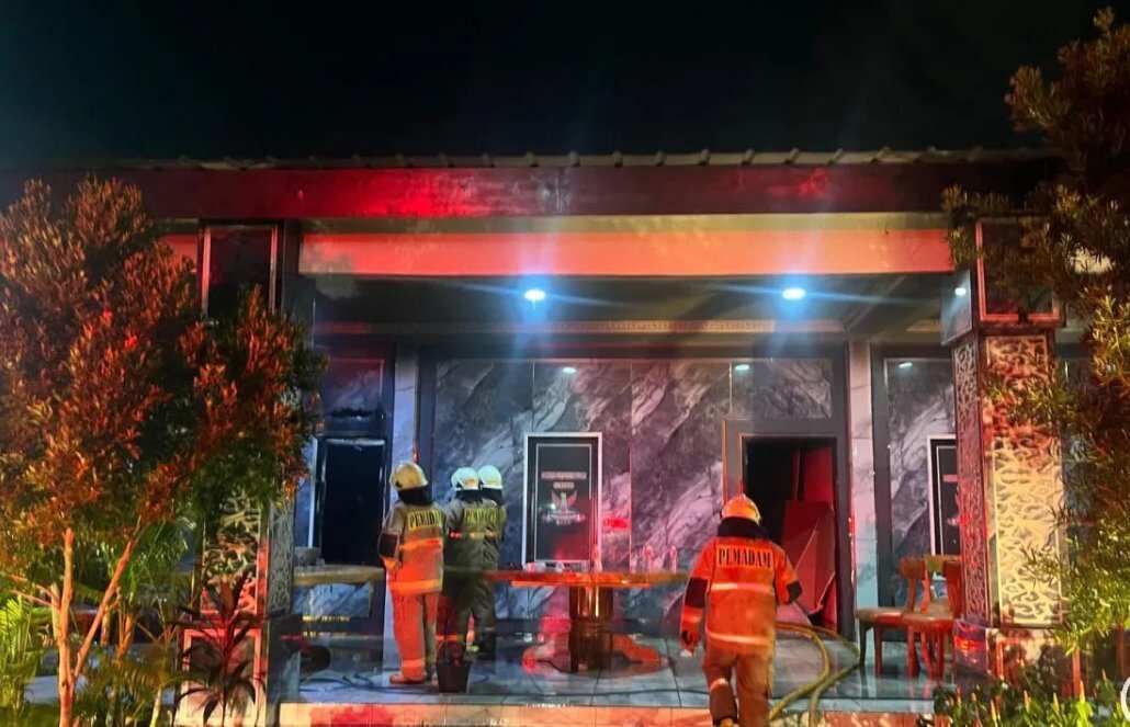Kebakaran Posko GRIB Jaya di Kebon Jeruk: Kronologi dan Penanganan
