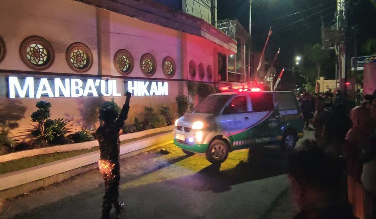 Ratusan Santri Keracunan di Ponpes Manbaul Hikam Ratusan Santri Keracunan di Ponpes Manbaul Hikam